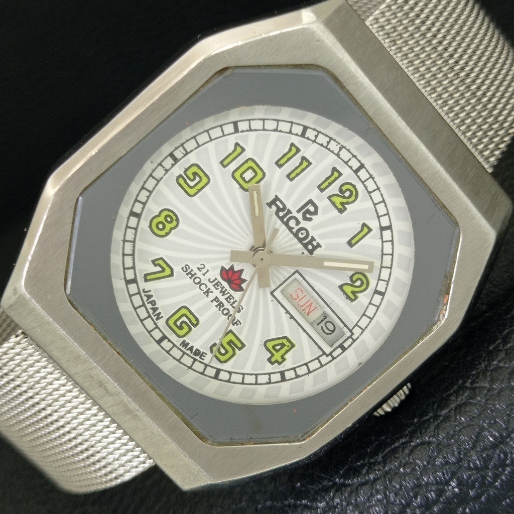Vintage 1986 Ricoh Automatic Mens Silver Watch WDaydate  Green Accents
